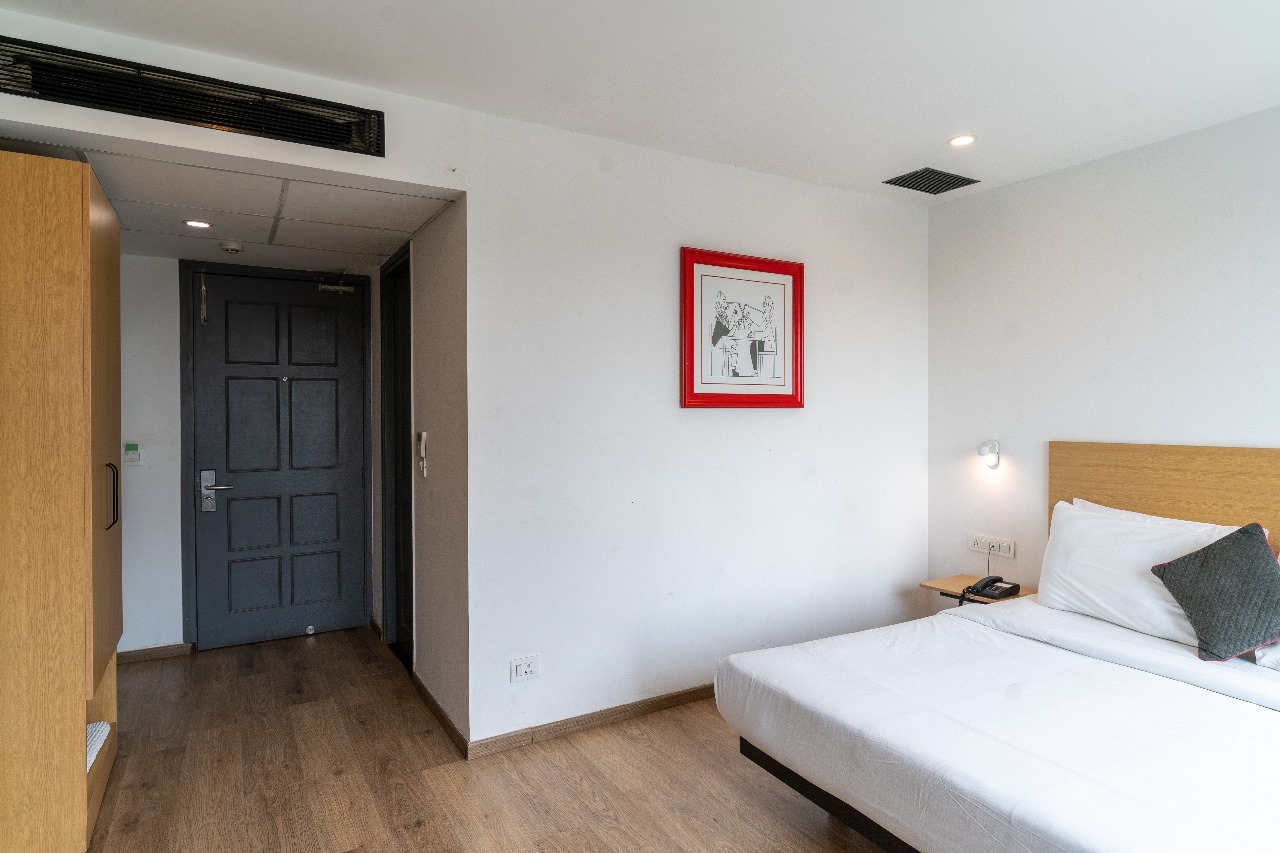 Sunflare Room
