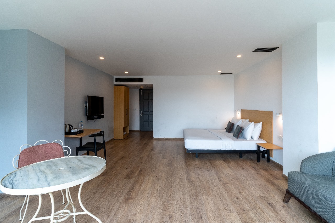 Sunflare Room3